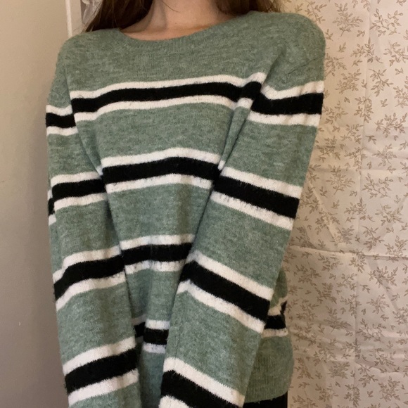 Cozy Green Striped Sweater - Picture 2 of 2